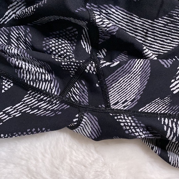 Lululemon size 4 leggings! - Picture 3 of 3